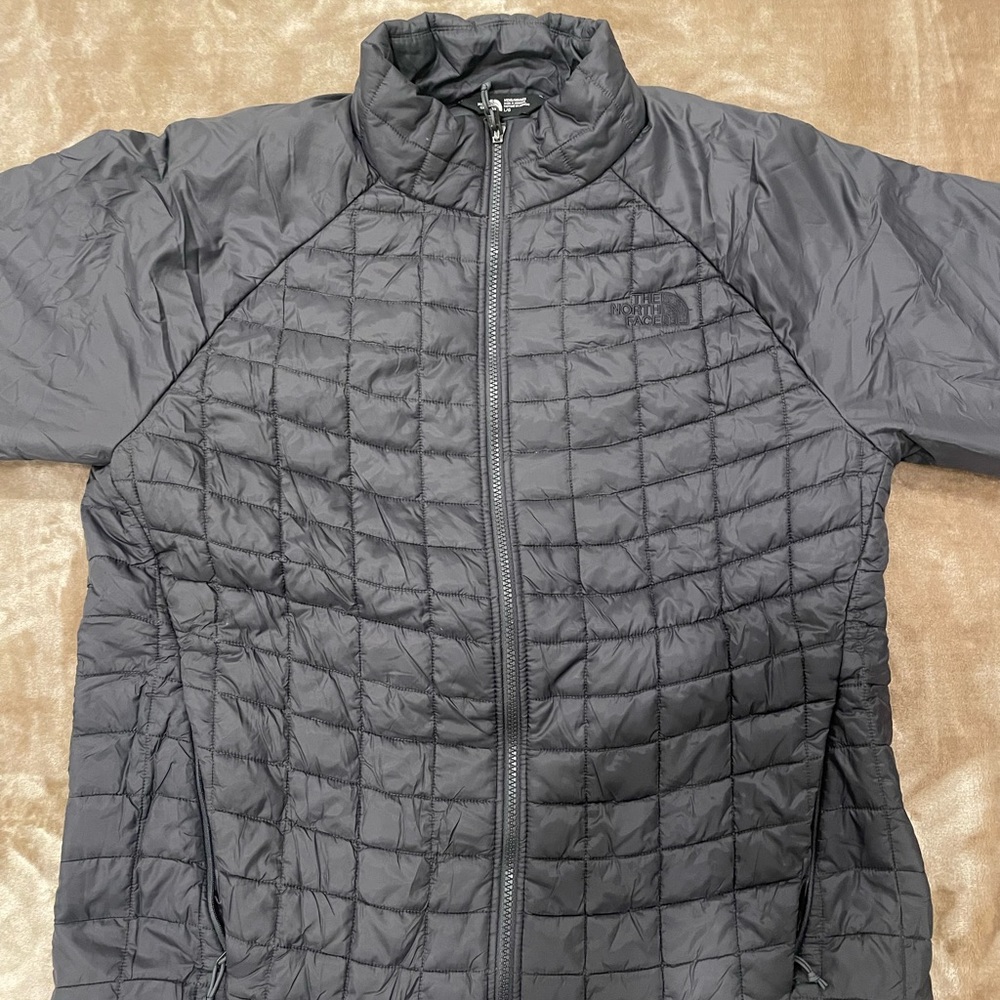 Mens north face puff base layer. Large. Never worn